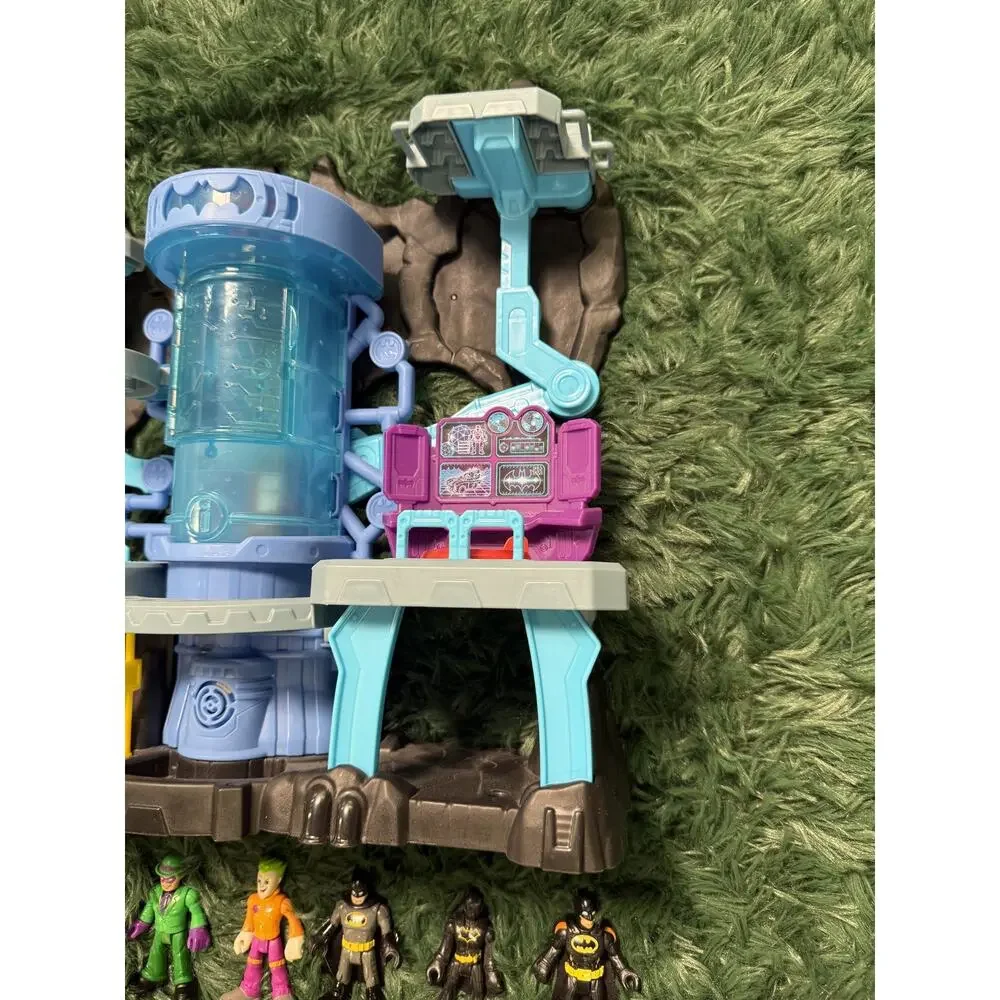 Fisher-Price Imaginext DC Super Friends Batcave Playset Batman Riddler Joker